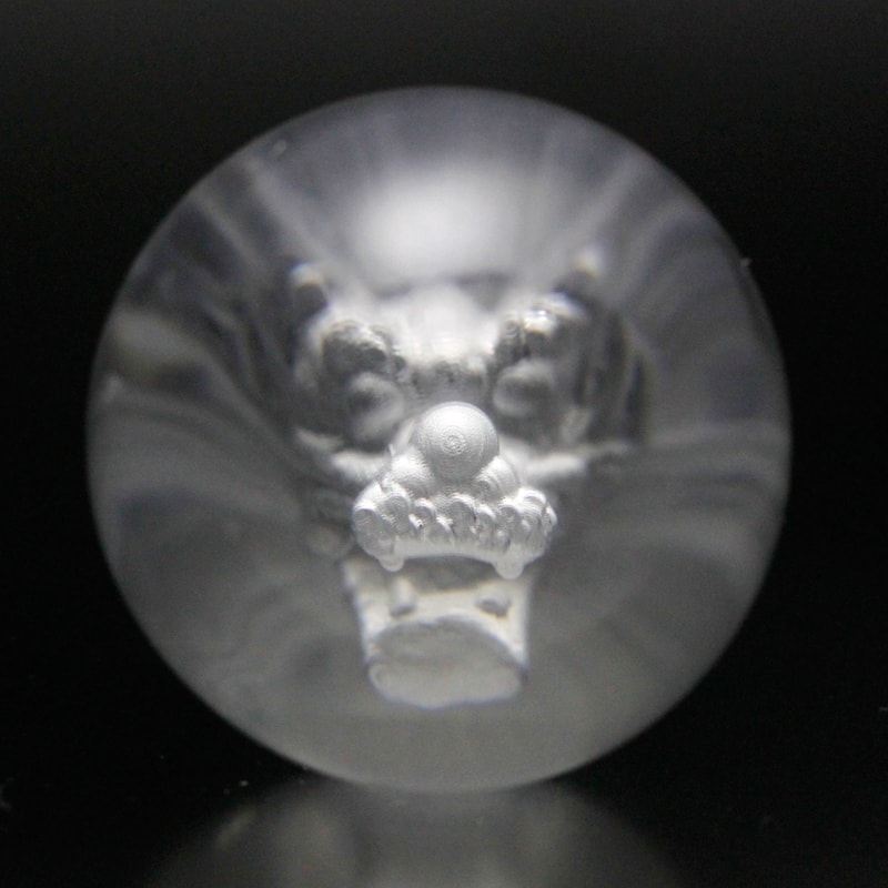 水晶裏彫り丸玉（龍）30mm-001水晶クラスター、天然石ビーズのアート 